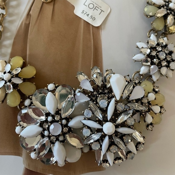 New - LOFT accents statement necklace - Picture 3 of 5